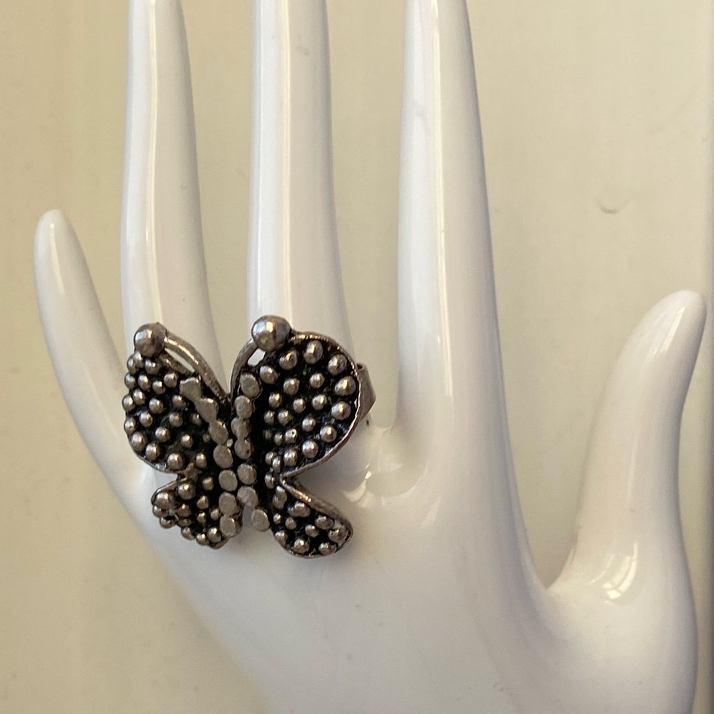 Vintage Butterfly Ring. Silver tone metal size 6 adjustable ring. Pre-owned.